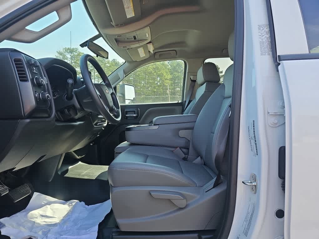 2024 Chevrolet Silverado 6500HD WT