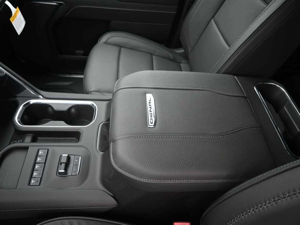 2026 GMC Sierra 2500HD Denali