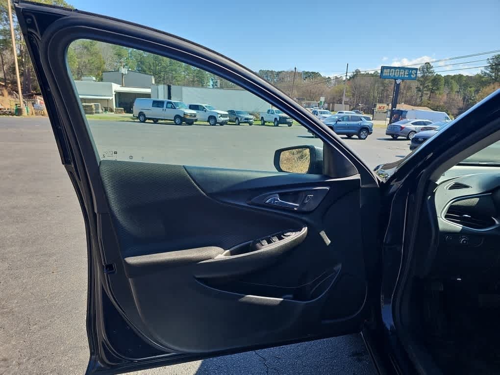 2022 Chevrolet Malibu FWD 1FL