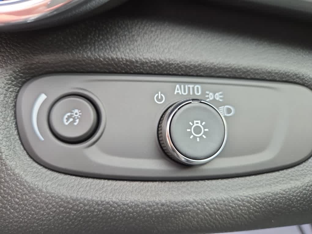 2026 Chevrolet Trax FWD LT