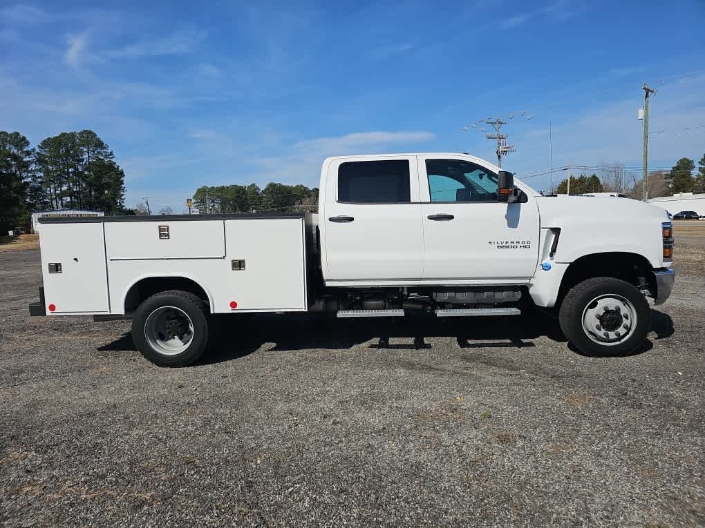 2024 Chevrolet Silverado 6500HD WT