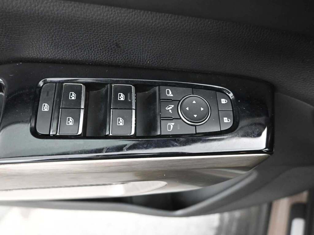 2023 Nissan Pathfinder Platinum 4WD