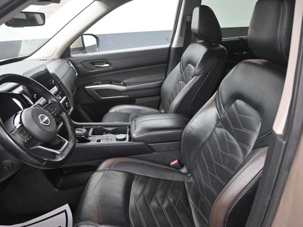 2023 Nissan Pathfinder Platinum 4WD
