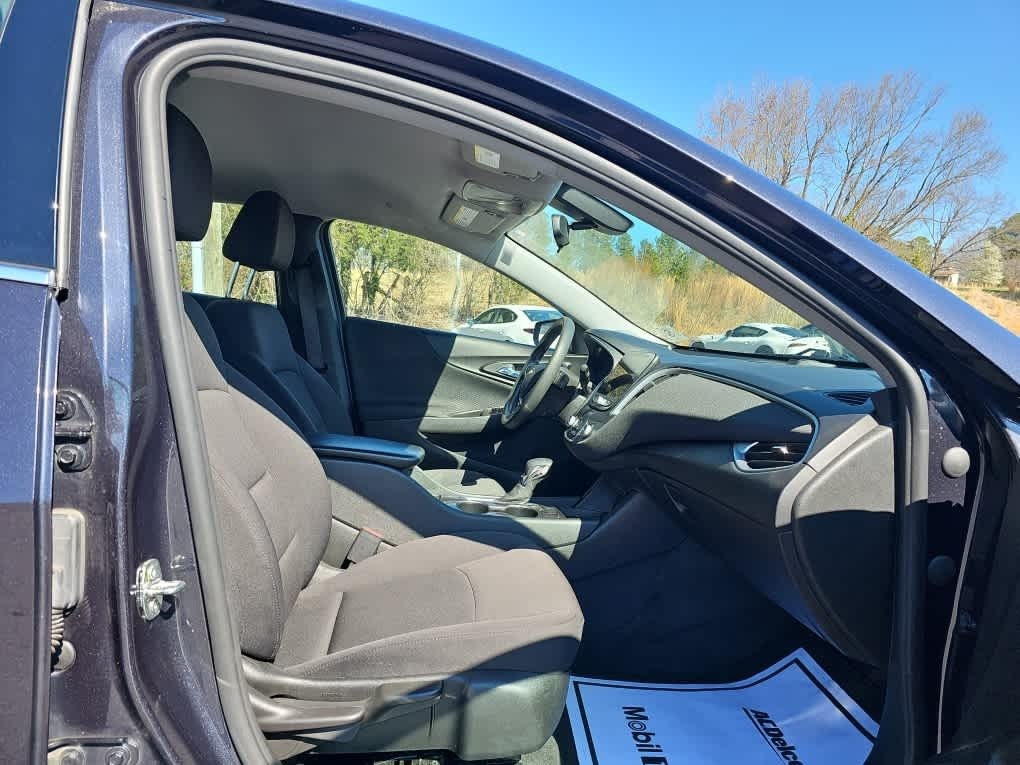 2022 Chevrolet Malibu FWD 1FL