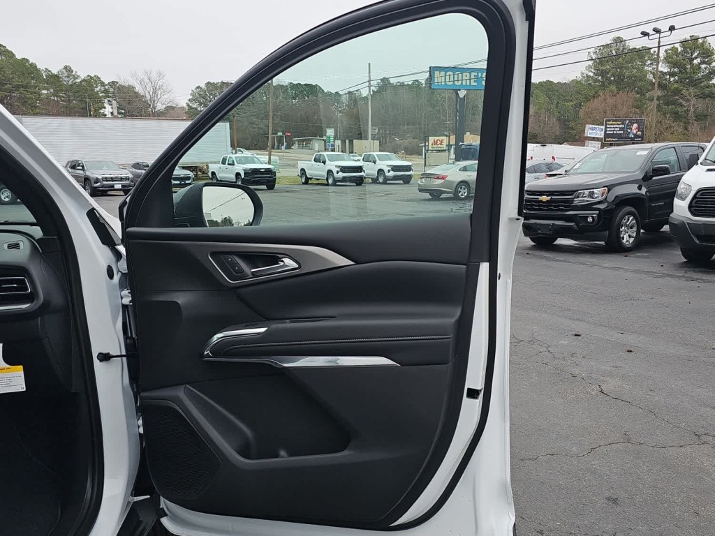 2026 Chevrolet Traverse FWD LT