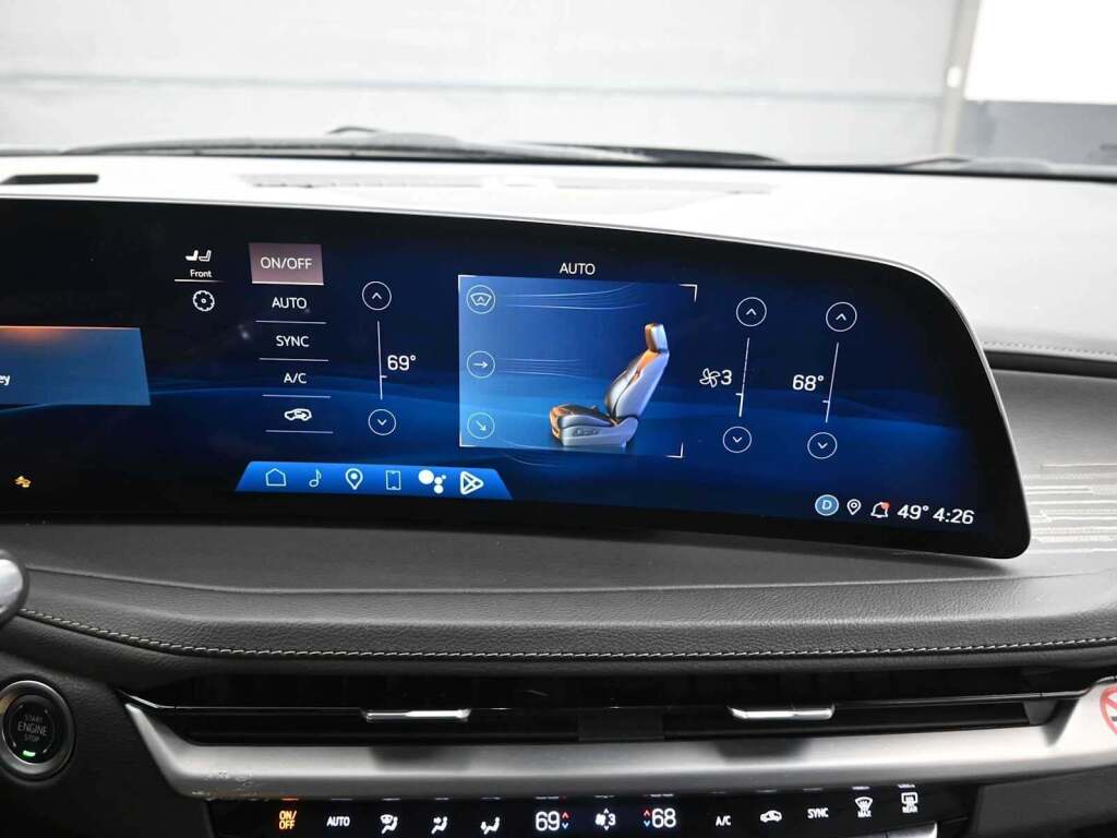 2024 Cadillac XT4 AWD Premium Luxury