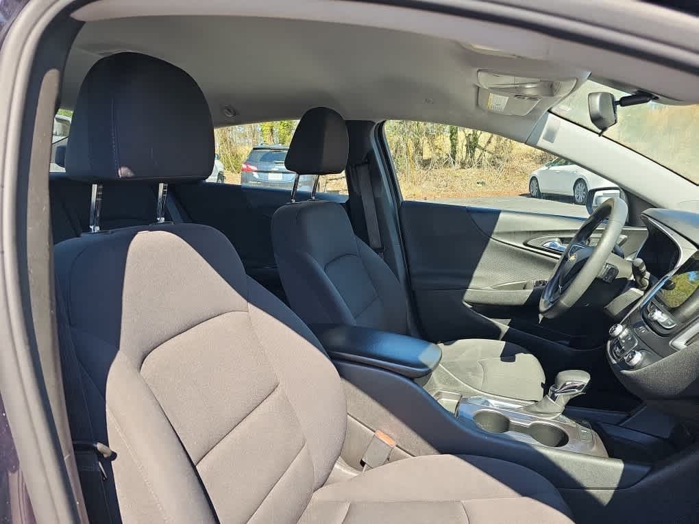 2022 Chevrolet Malibu FWD 1FL