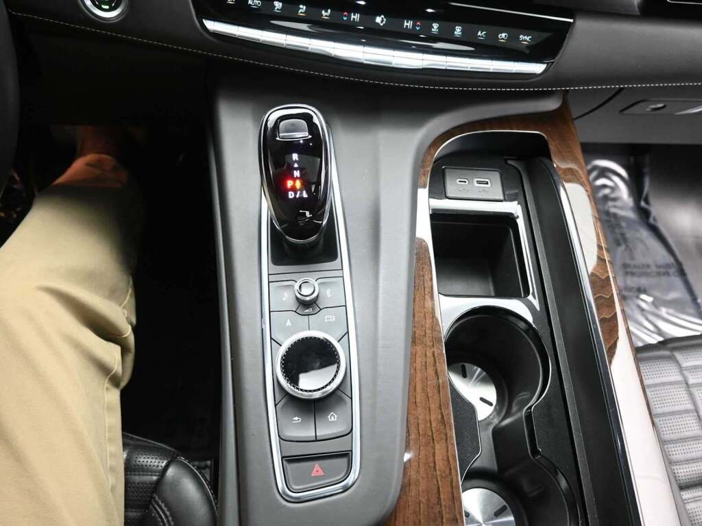 2023 Cadillac Escalade 4WD Sport Platinum