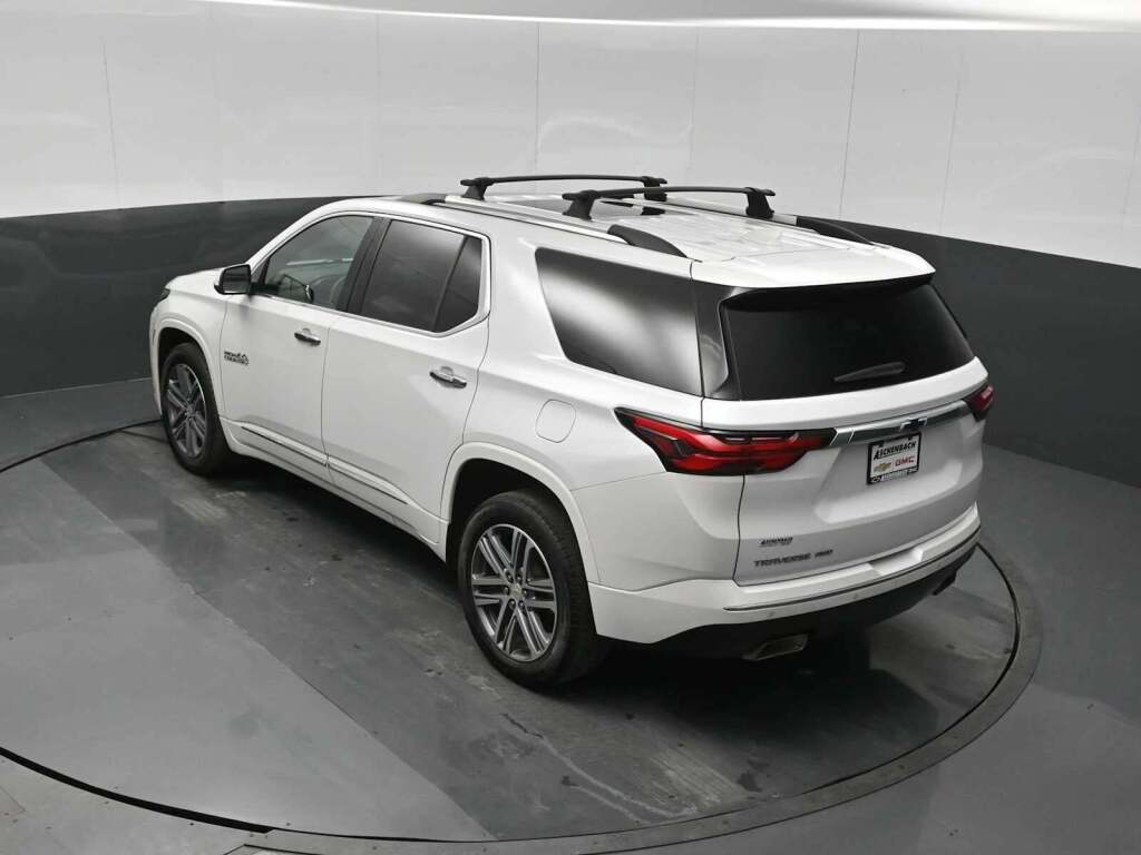 2023 Chevrolet Traverse AWD High Country