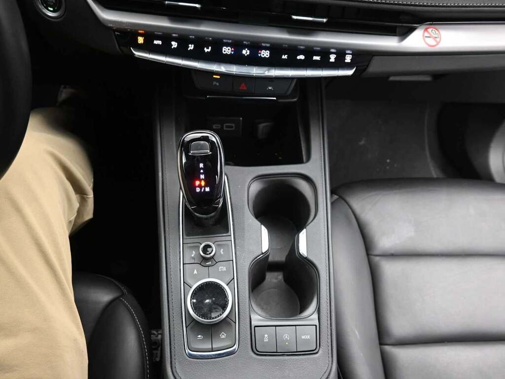 2024 Cadillac XT4 AWD Premium Luxury