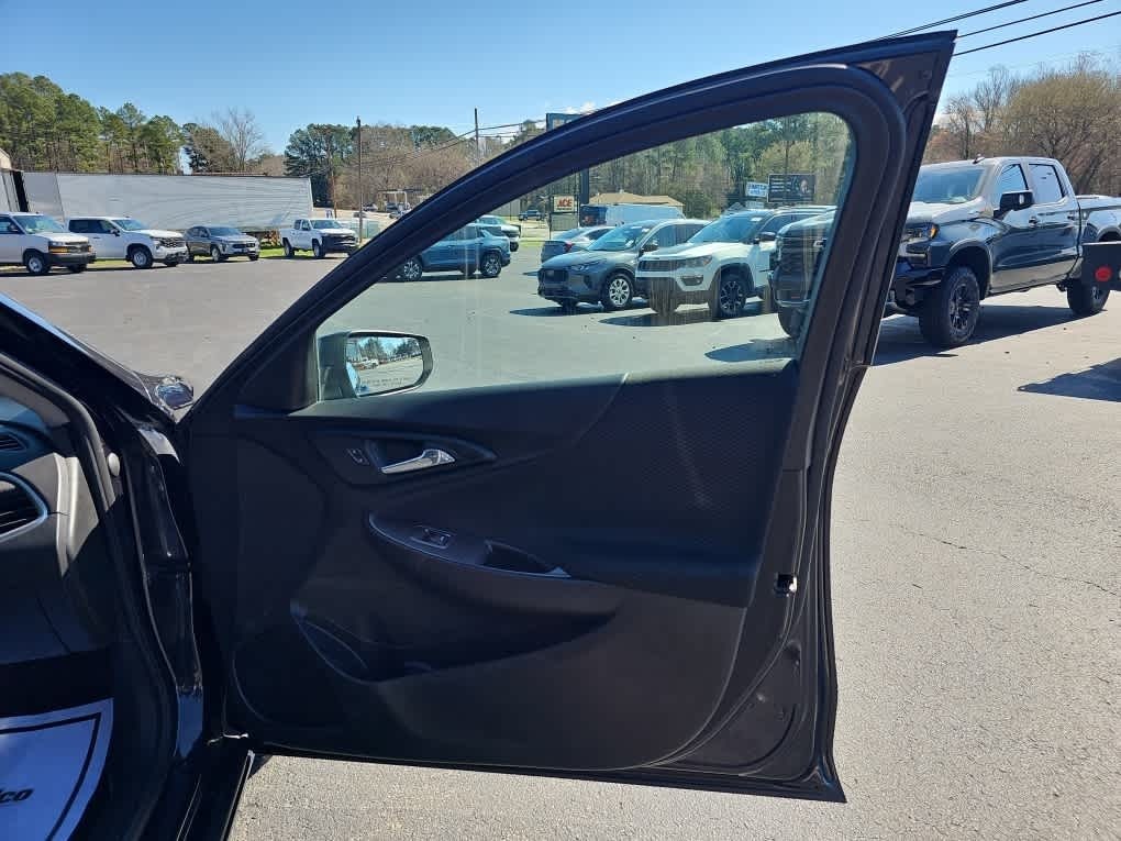 2022 Chevrolet Malibu FWD 1FL