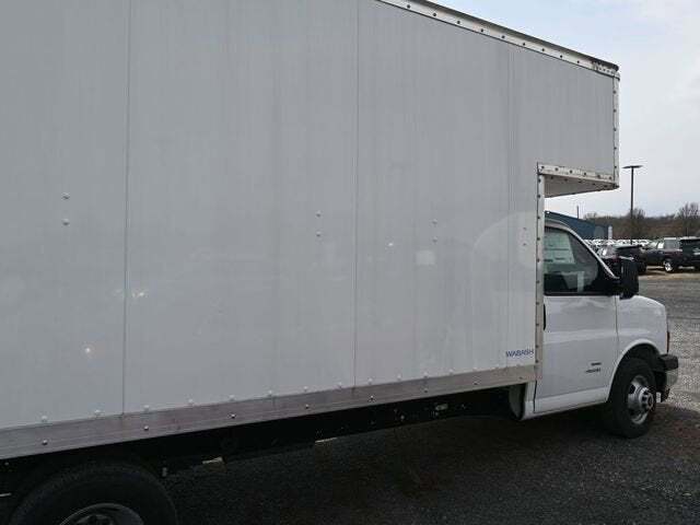 2024 GMC Savana Cutaway 4500 Van