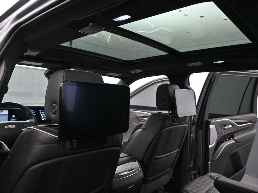 2023 Cadillac Escalade 4WD Sport Platinum