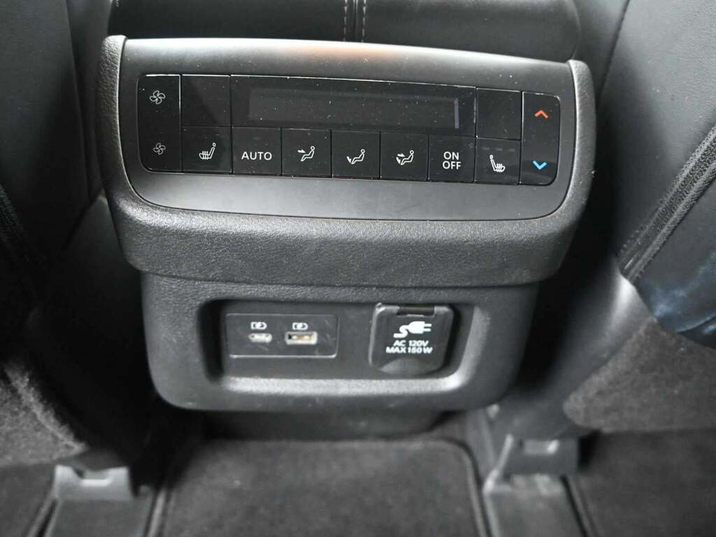 2023 Nissan Pathfinder Platinum 4WD