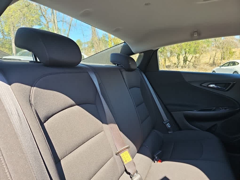 2022 Chevrolet Malibu FWD 1FL