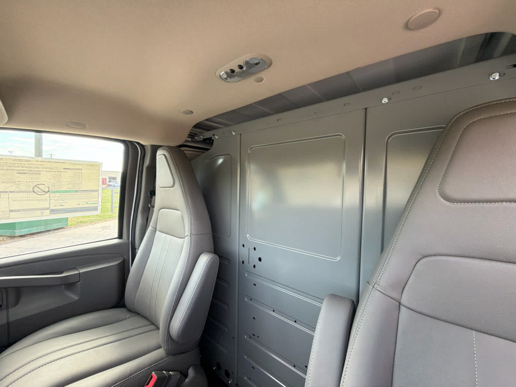 2025 Chevrolet Express Cargo RWD 2500 Regular Wheelbase WT