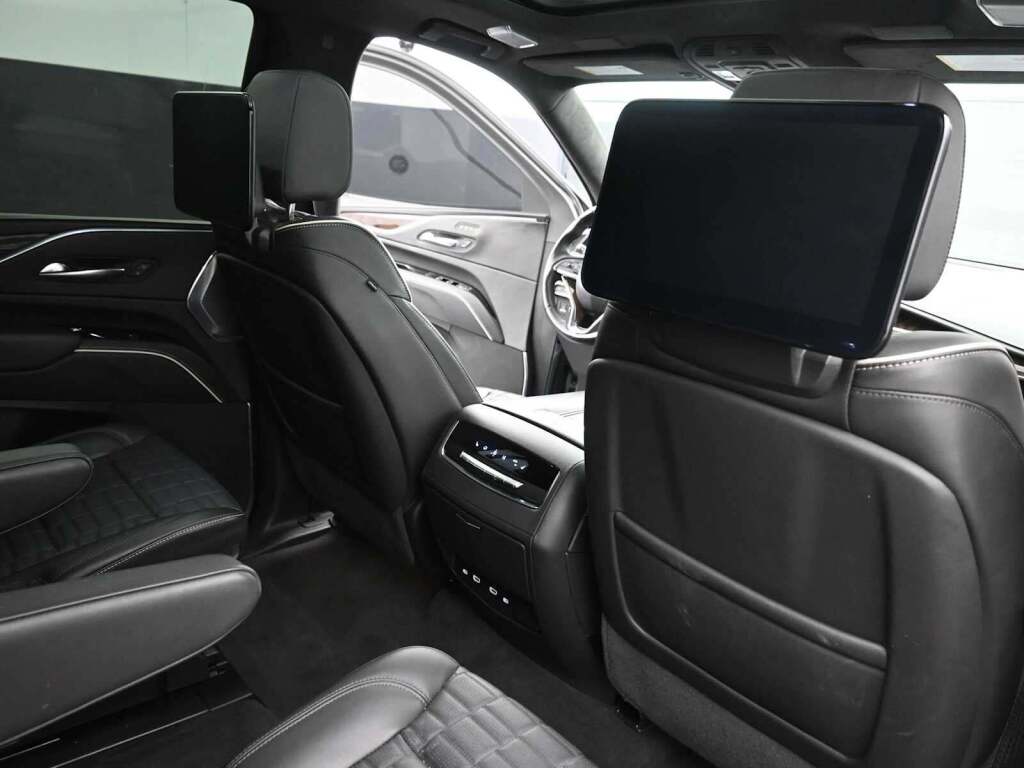 2023 Cadillac Escalade 4WD Sport Platinum