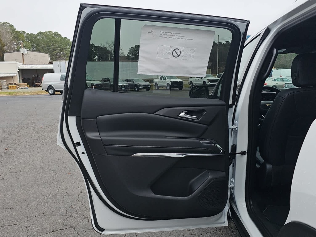 2026 Chevrolet Traverse FWD LT