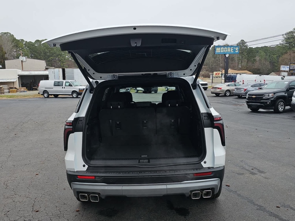 2026 Chevrolet Traverse FWD LT