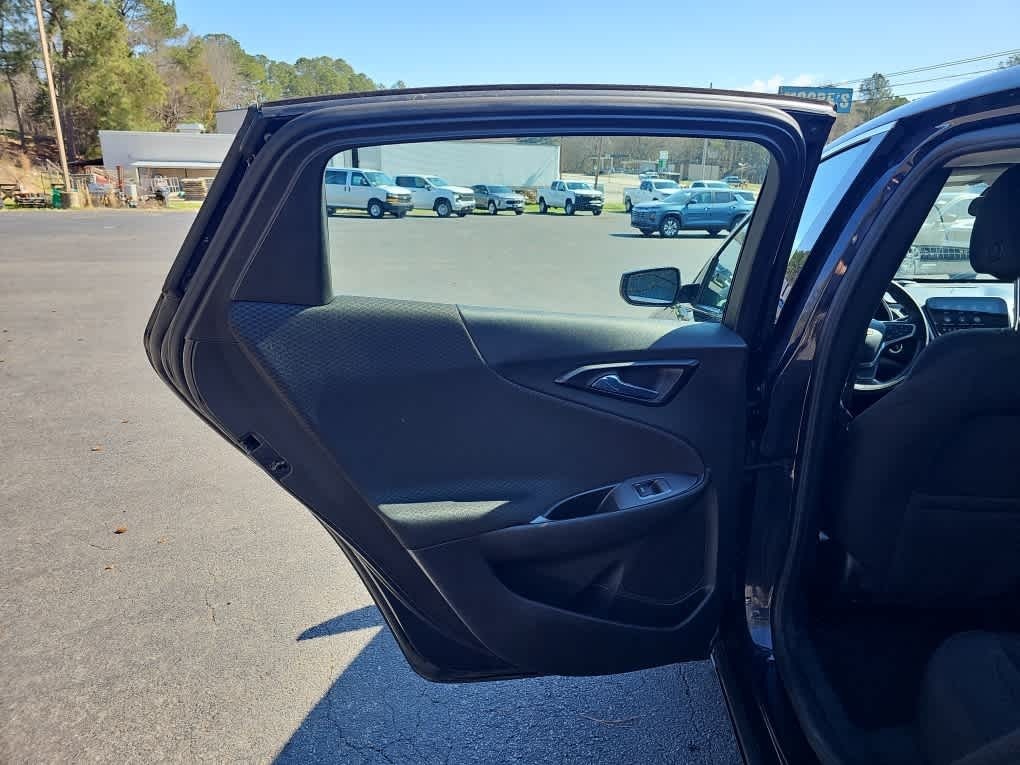 2022 Chevrolet Malibu FWD 1FL