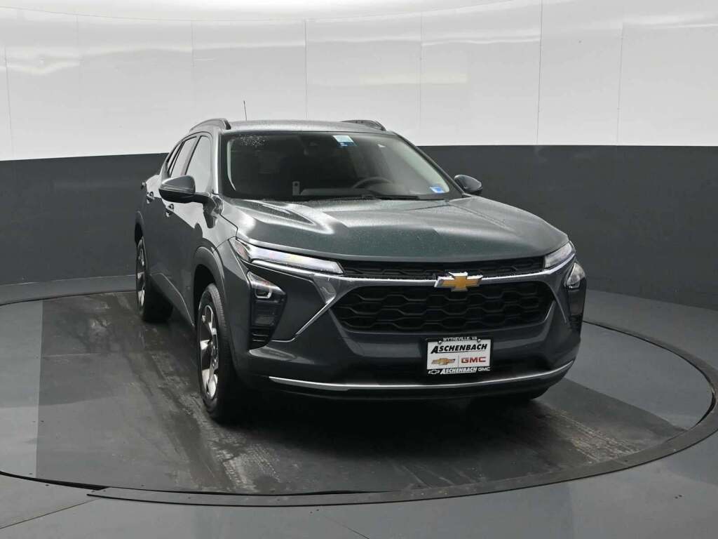 2026 Chevrolet Trax FWD LT