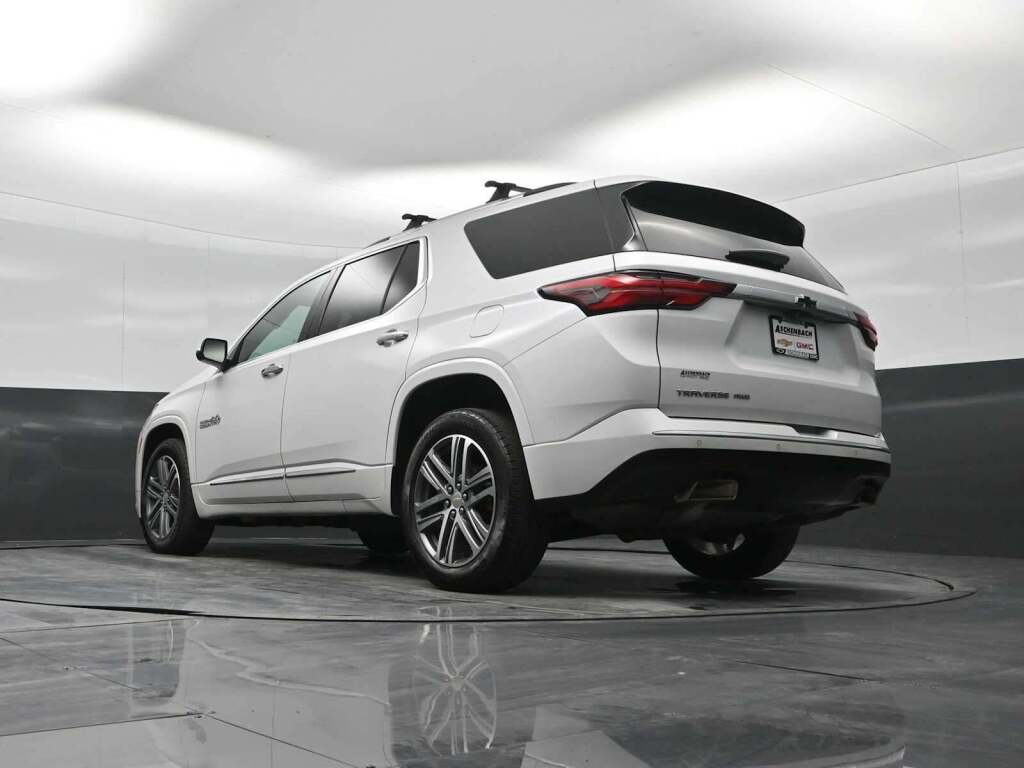 2023 Chevrolet Traverse AWD High Country