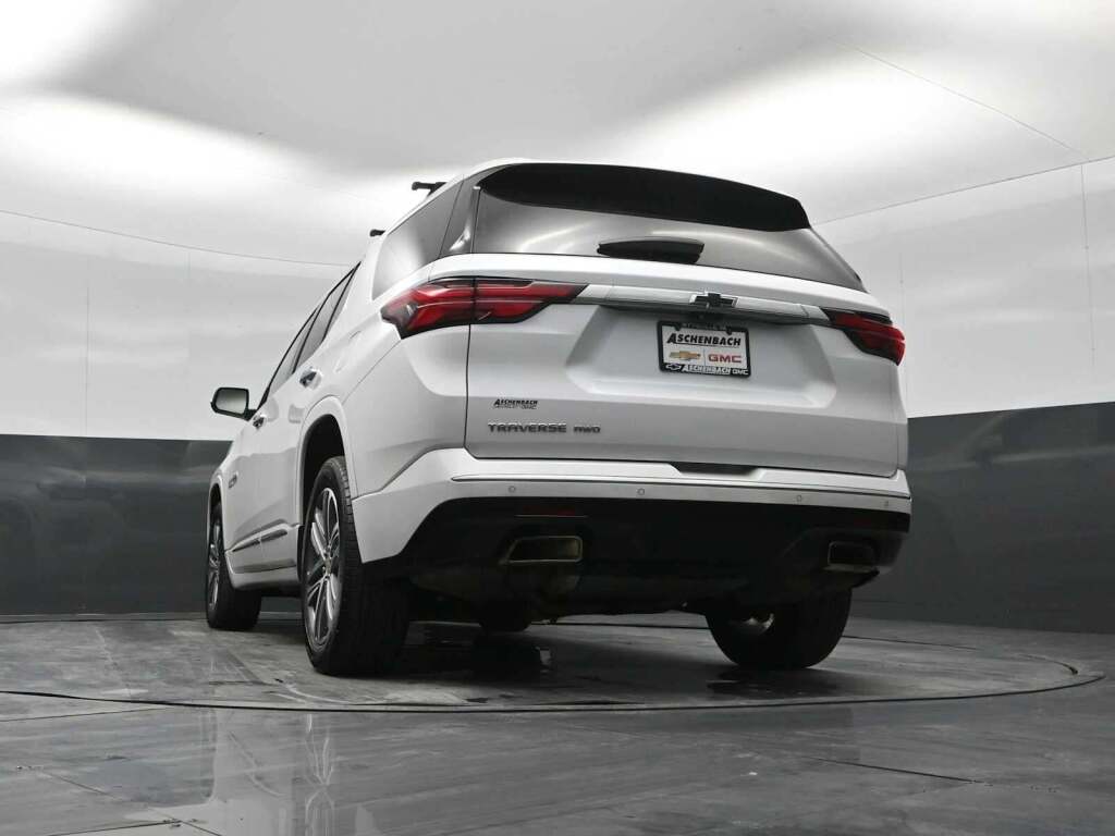 2023 Chevrolet Traverse AWD High Country
