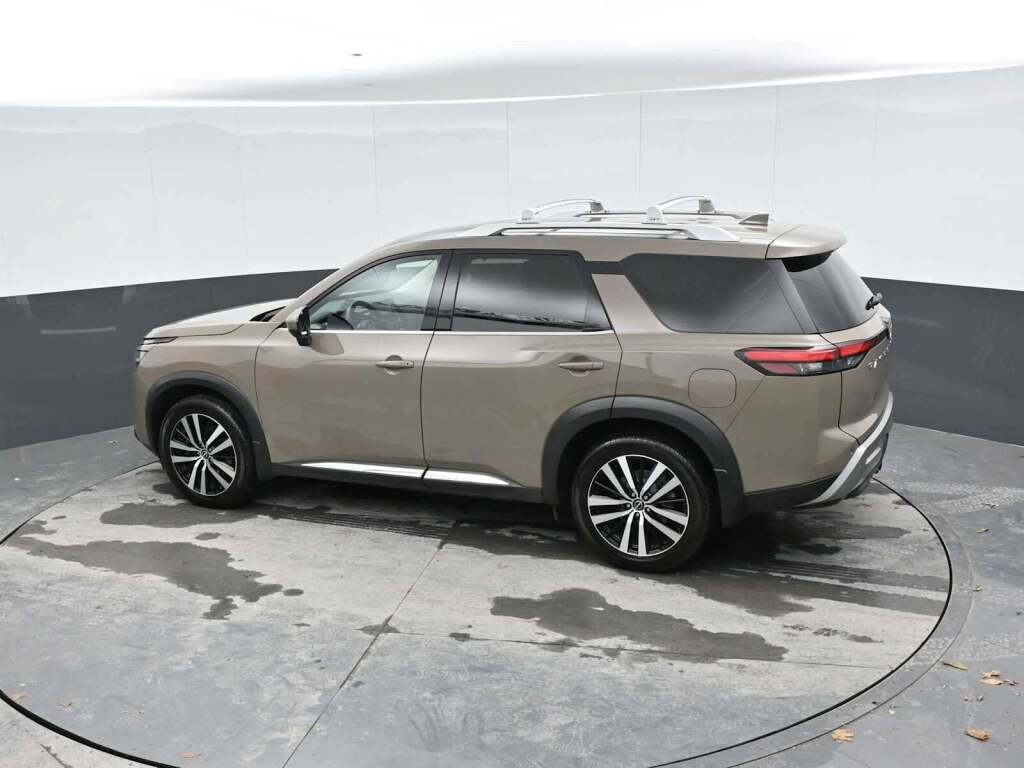 2023 Nissan Pathfinder Platinum 4WD