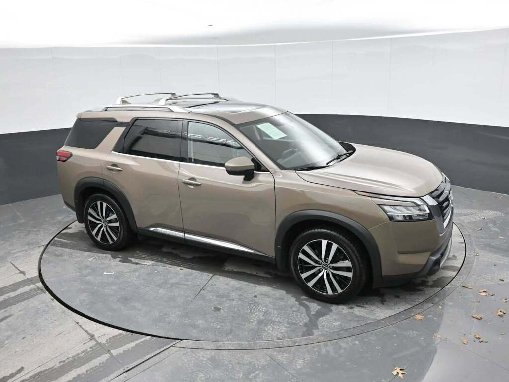 2023 Nissan Pathfinder Platinum 4WD