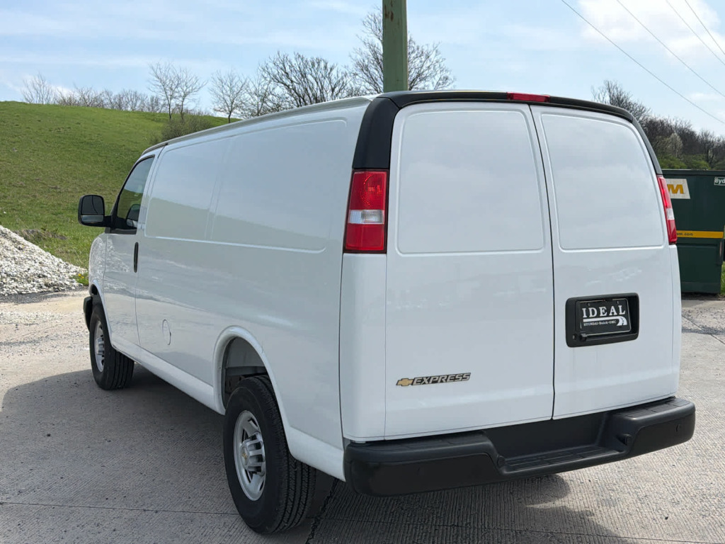 2025 Chevrolet Express Cargo RWD 2500 Regular Wheelbase WT