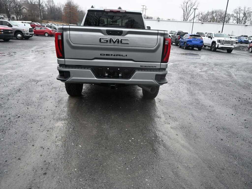 2026 GMC Sierra 2500HD Denali