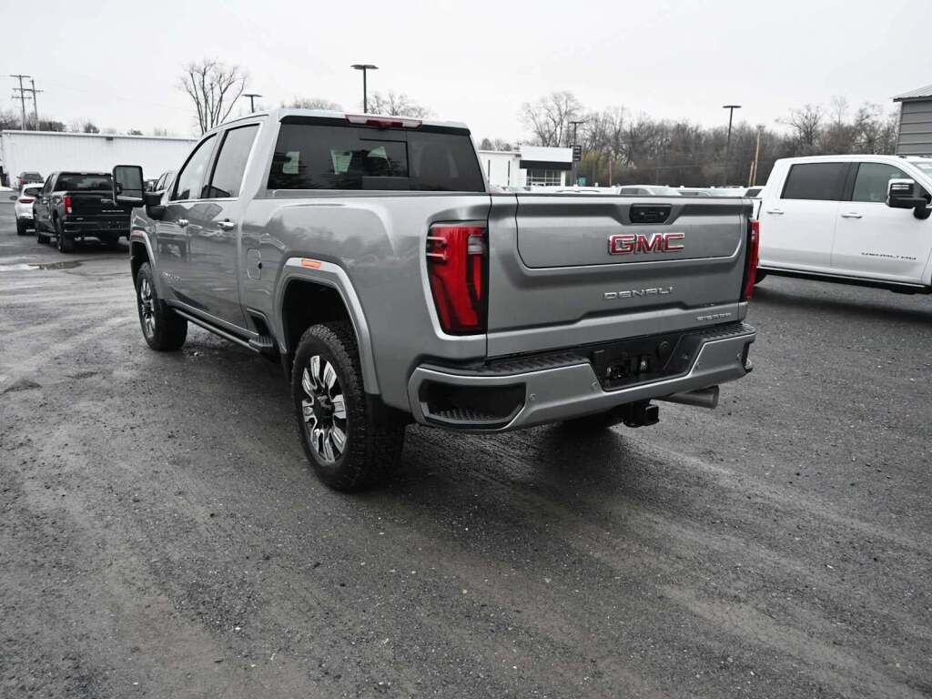 2026 GMC Sierra 2500HD Denali