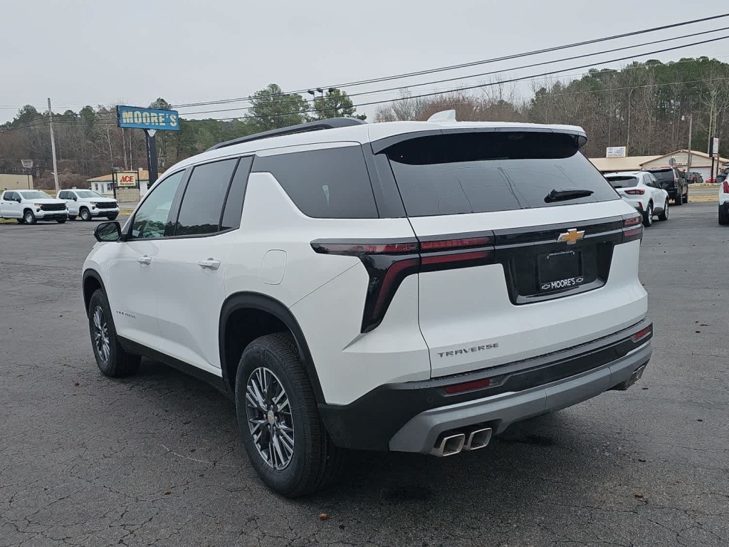 2026 Chevrolet Traverse FWD LT