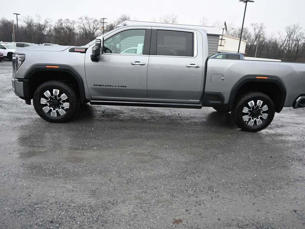 2026 GMC Sierra 2500HD Denali