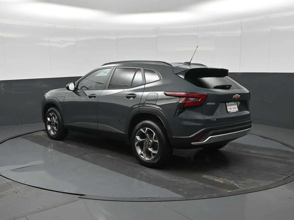 2026 Chevrolet Trax FWD LT