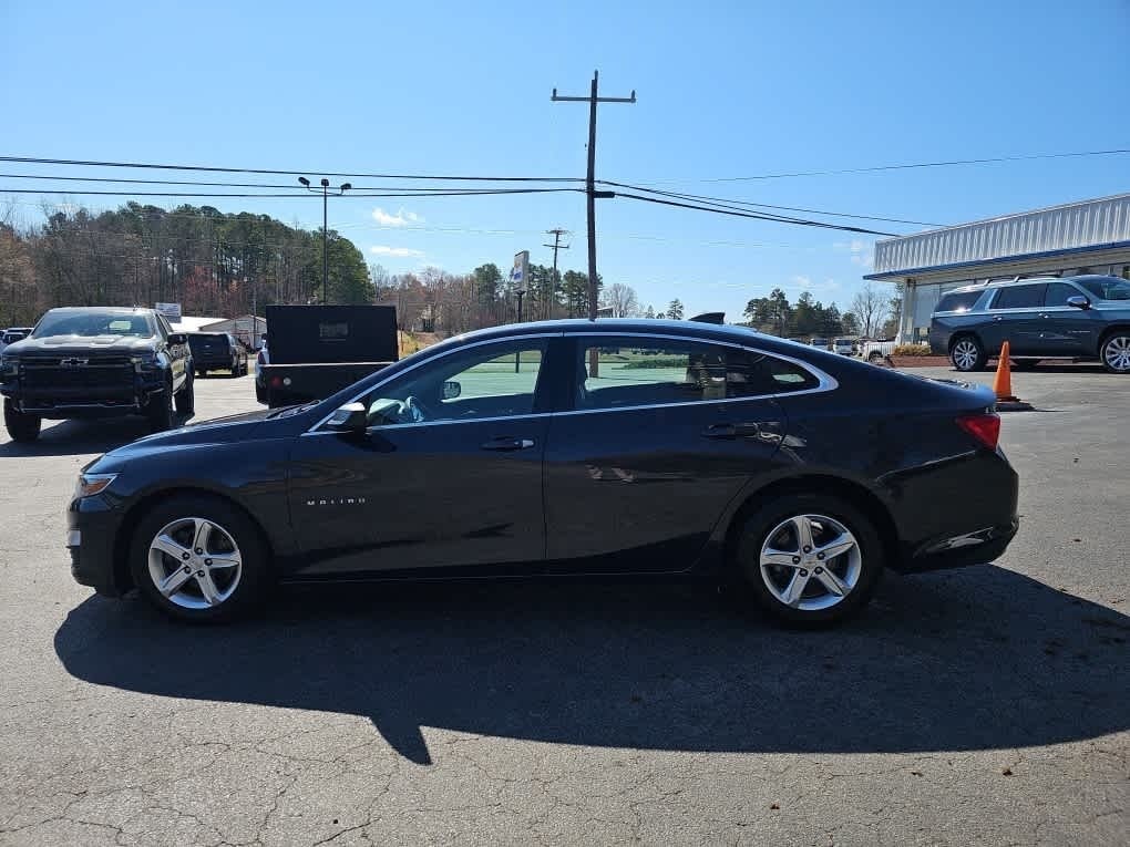 2022 Chevrolet Malibu FWD 1FL