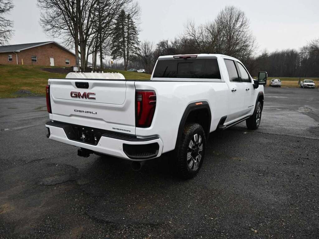 2026 GMC Sierra 3500HD Denali