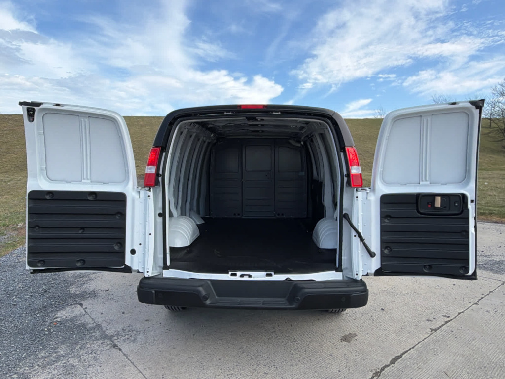 2025 Chevrolet Express Cargo RWD 2500 Regular Wheelbase WT