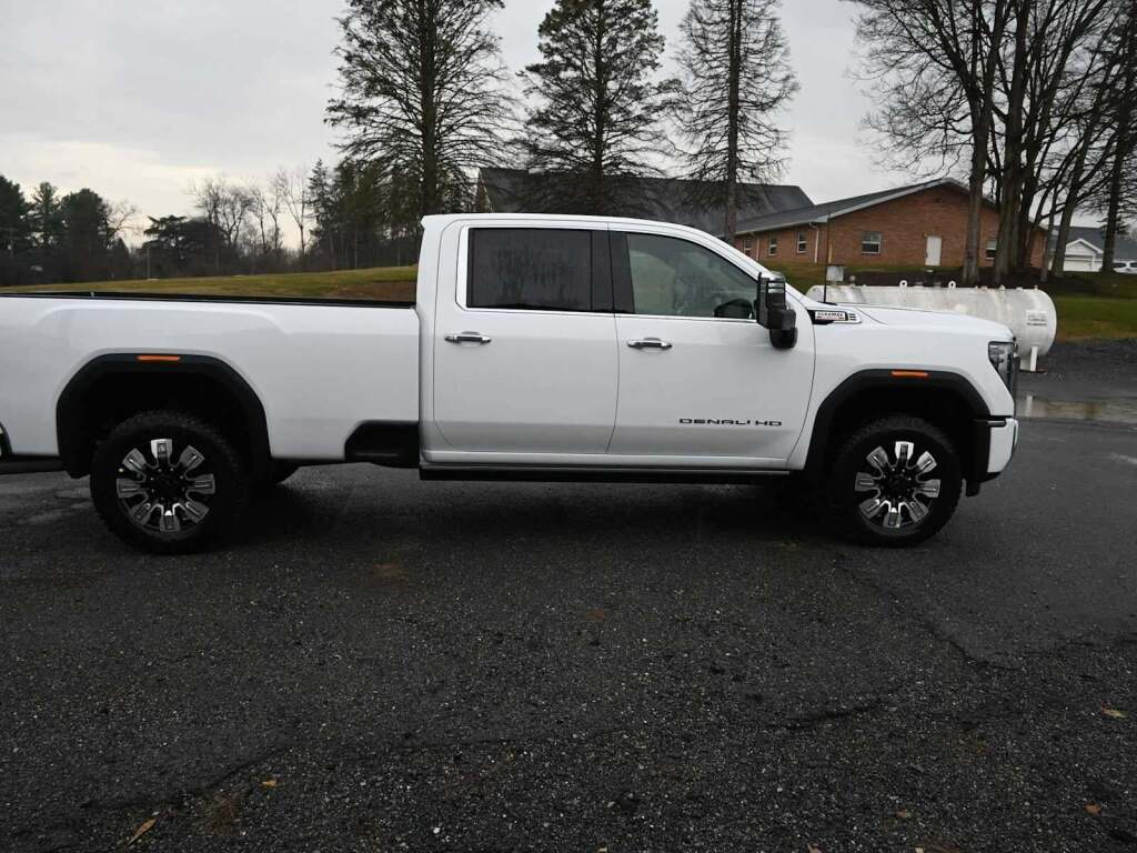 2026 GMC Sierra 3500HD Denali