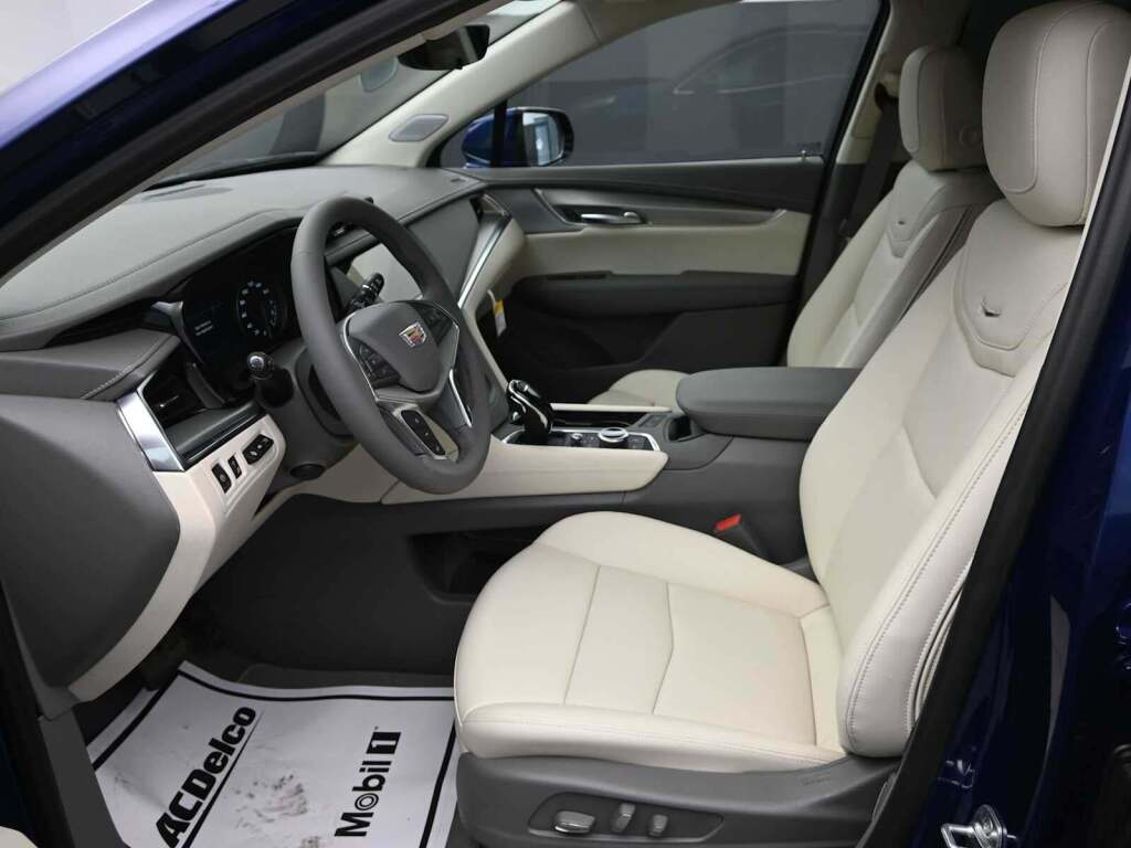 2025 Cadillac XT5 AWD Premium Luxury