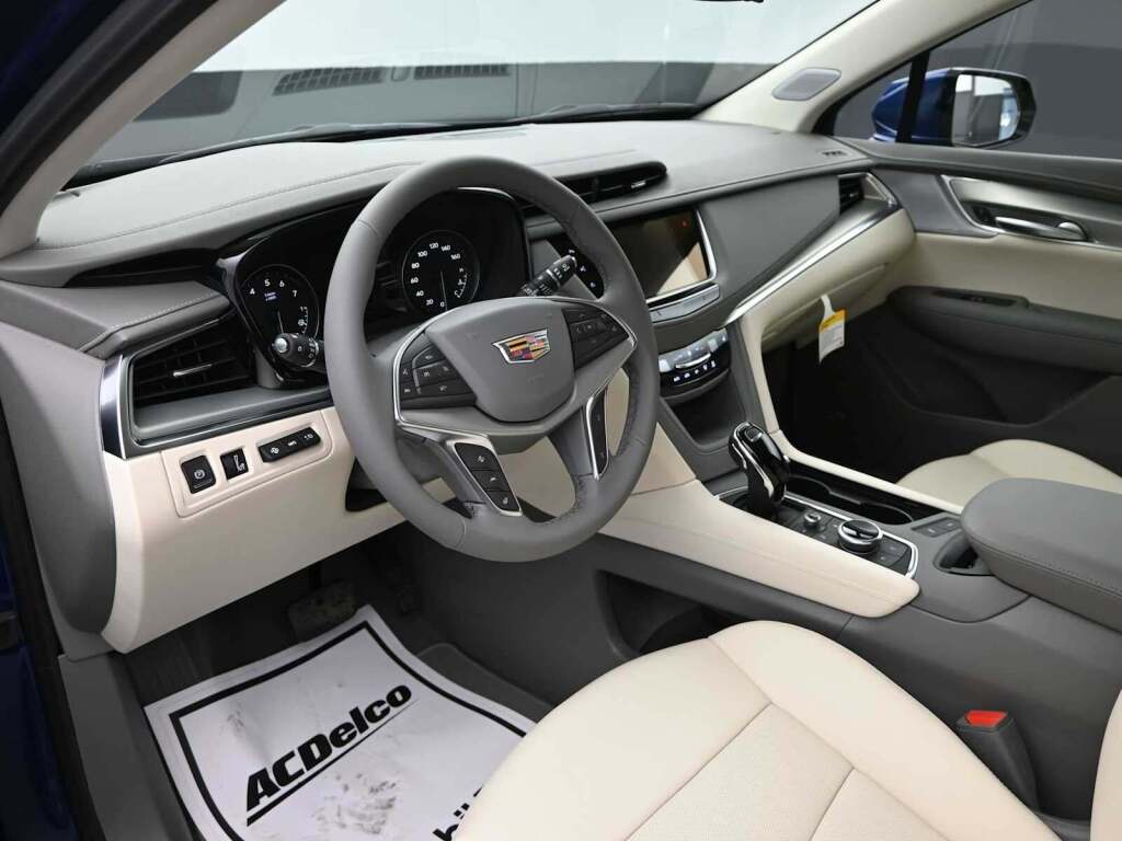 2025 Cadillac XT5 AWD Premium Luxury