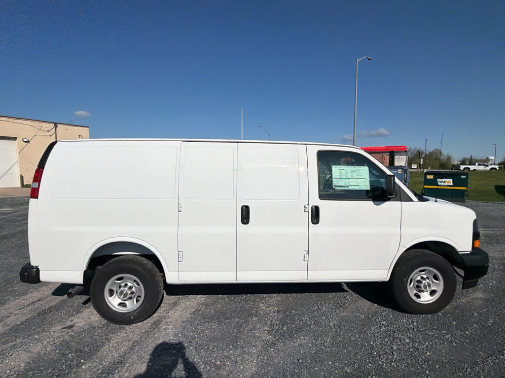 2025 Chevrolet Express Cargo RWD 2500 Regular Wheelbase WT