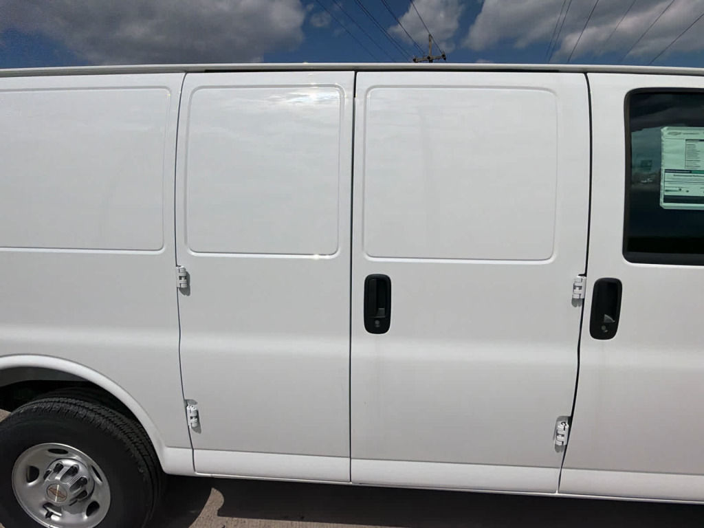 2025 Chevrolet Express Cargo RWD 2500 Regular Wheelbase WT