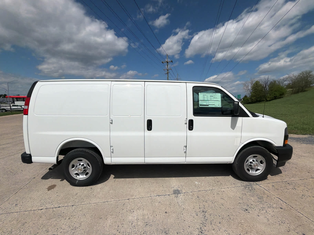 2025 Chevrolet Express Cargo RWD 2500 Regular Wheelbase WT