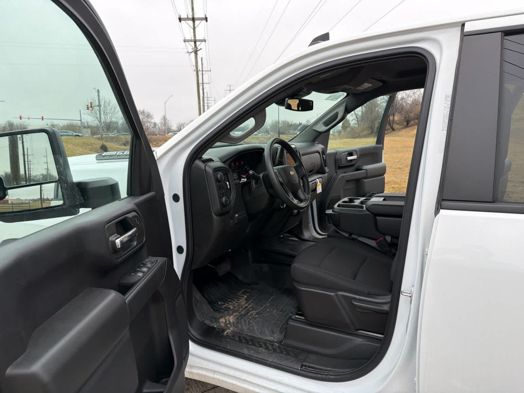 2024 Chevrolet Silverado 3500HD 4WD Crew Cab Long Bed Work Truck