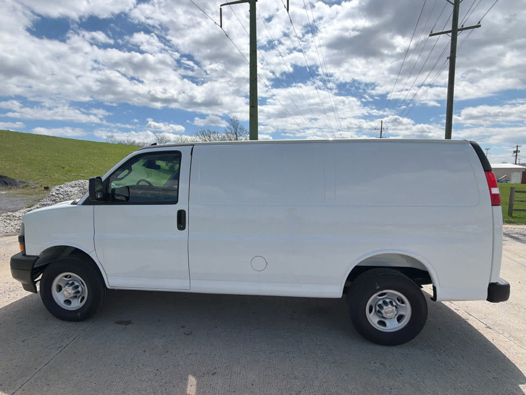 2025 Chevrolet Express Cargo RWD 2500 Regular Wheelbase WT