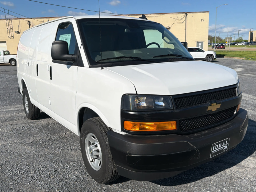 2025 Chevrolet Express Cargo RWD 2500 Regular Wheelbase WT