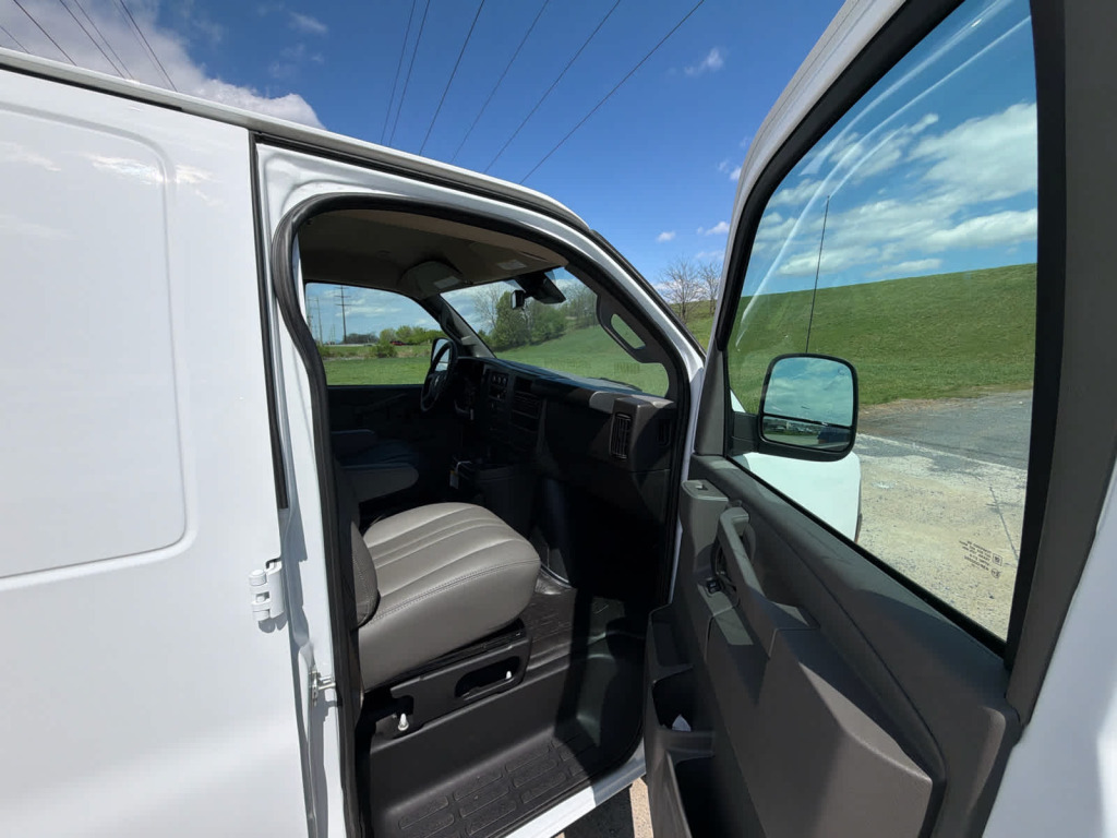 2025 Chevrolet Express Cargo RWD 2500 Regular Wheelbase WT