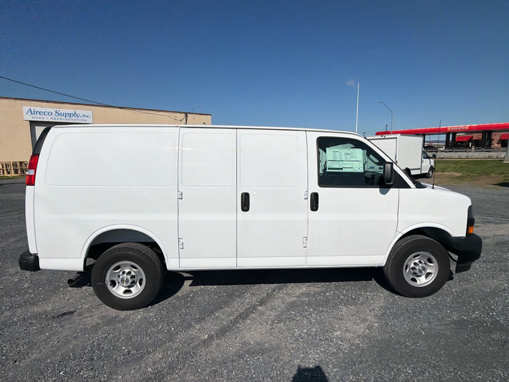2025 Chevrolet Express Cargo RWD 2500 Regular Wheelbase WT