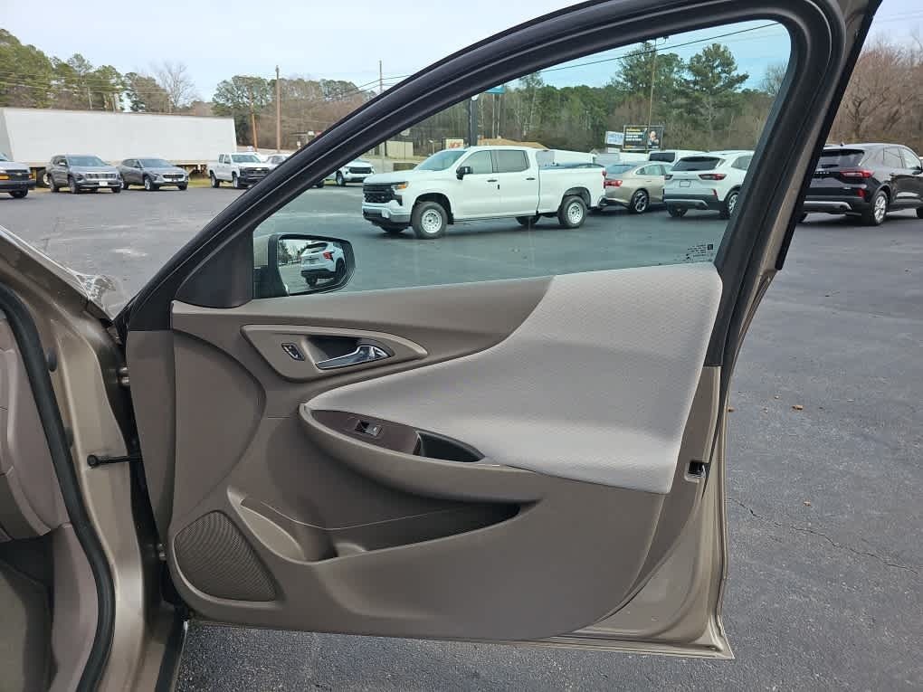 2022 Chevrolet Malibu FWD 1FL